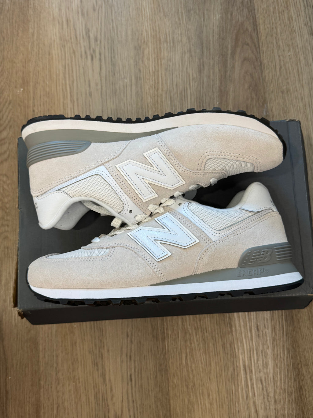 New Balance 574 Core – Nimbus Cloud / White – Men's Size 8 Women's Size 9.5